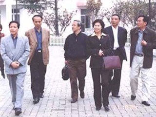 苏州市教育局局长顾月华（时任副局长）