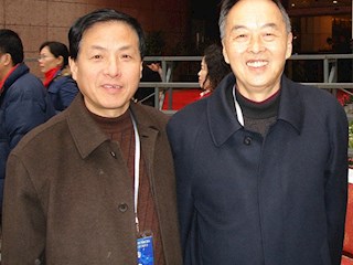 国家基础教育实验中心外语教育研究中心主任杜培俸（右）与王錞校长合影